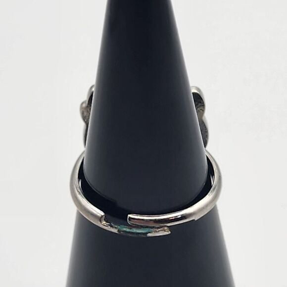 Sanrio Hello Kitty Sparkly Adjustable Ring - Picture 5 of 9